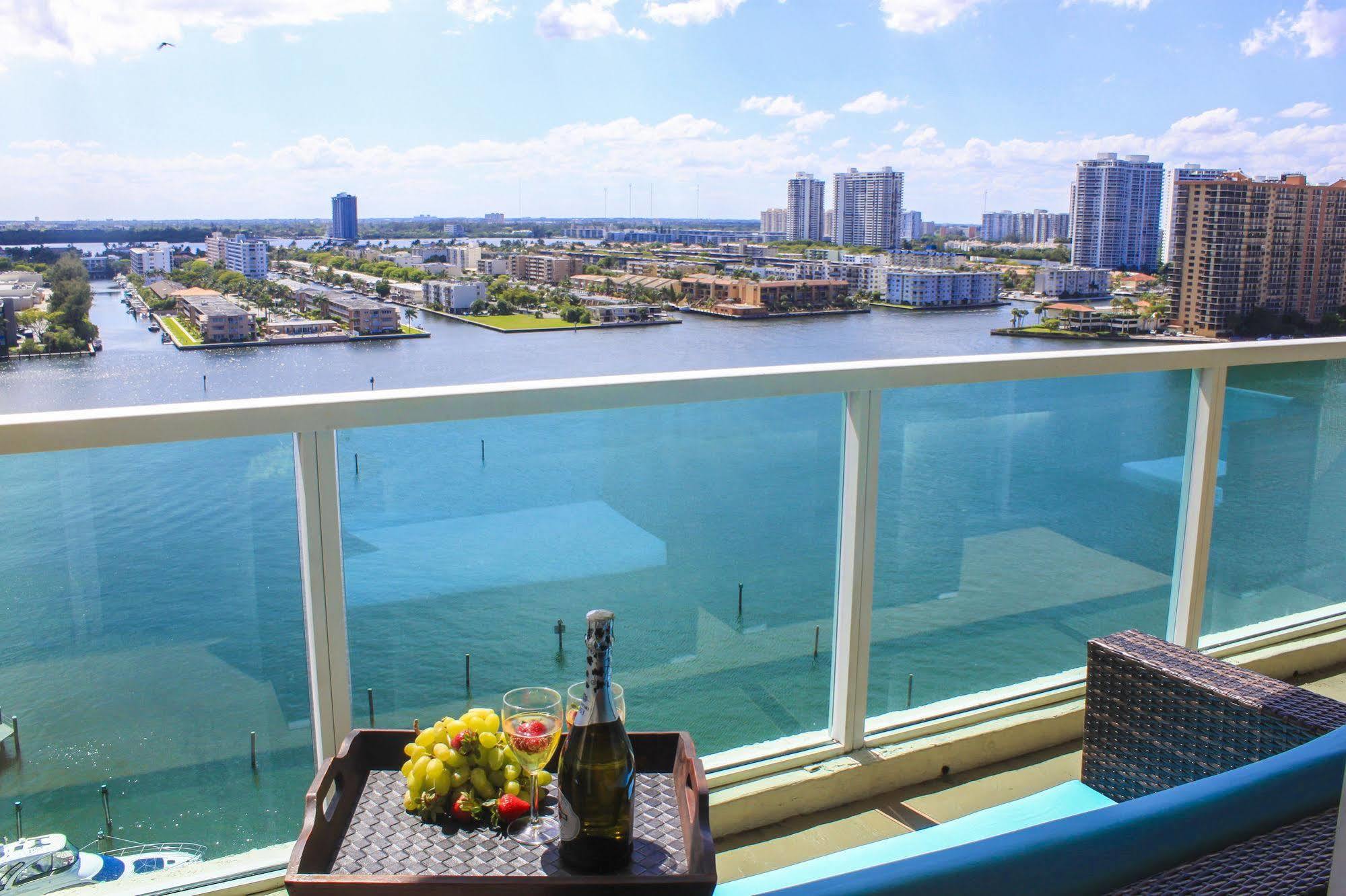 Best Holiday Suites Sunny Isles Beach Dış mekan fotoğraf